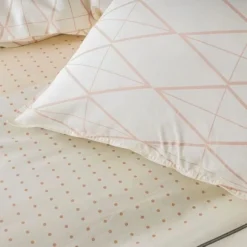 TODAY Parure De Couette 220x240 + 2 Taies D'oreiller 65x65 Cm - 100% Coton - Blanc Graphique SUNSHINE 4.22 TODAY -TODAY || DODO || Vision Soldes Boutique today parure de couette 220x240 2 taies d oreiller 65x65 cm 100 coton blanc graphique sunshine 4 22 today 3574641056346 749601